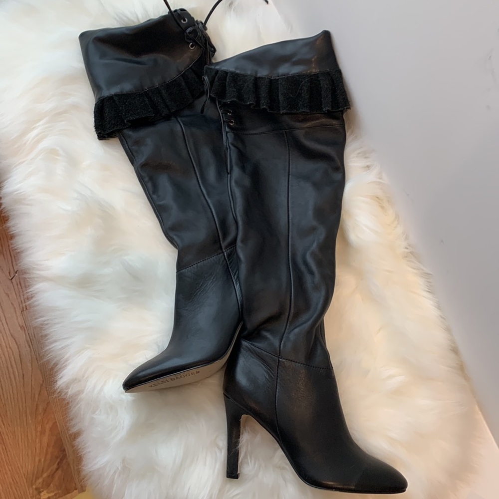 KELSI DAGGER NWOT SUPER SEXY OVER THE KNEE SOPHIA HEELED LEATHER BOOTS SIZE 6 - Picture 2 of 4